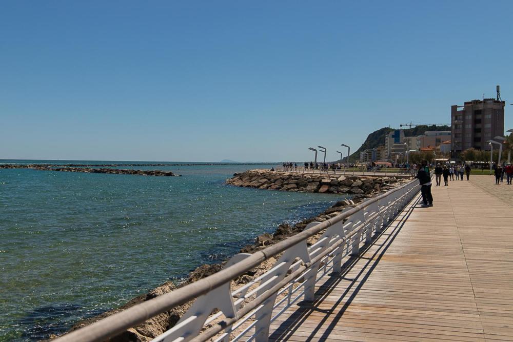 Zara D'Amare A Pesaro 10 Metri Dalla Spiaggia By Yohome Kültér fotó
